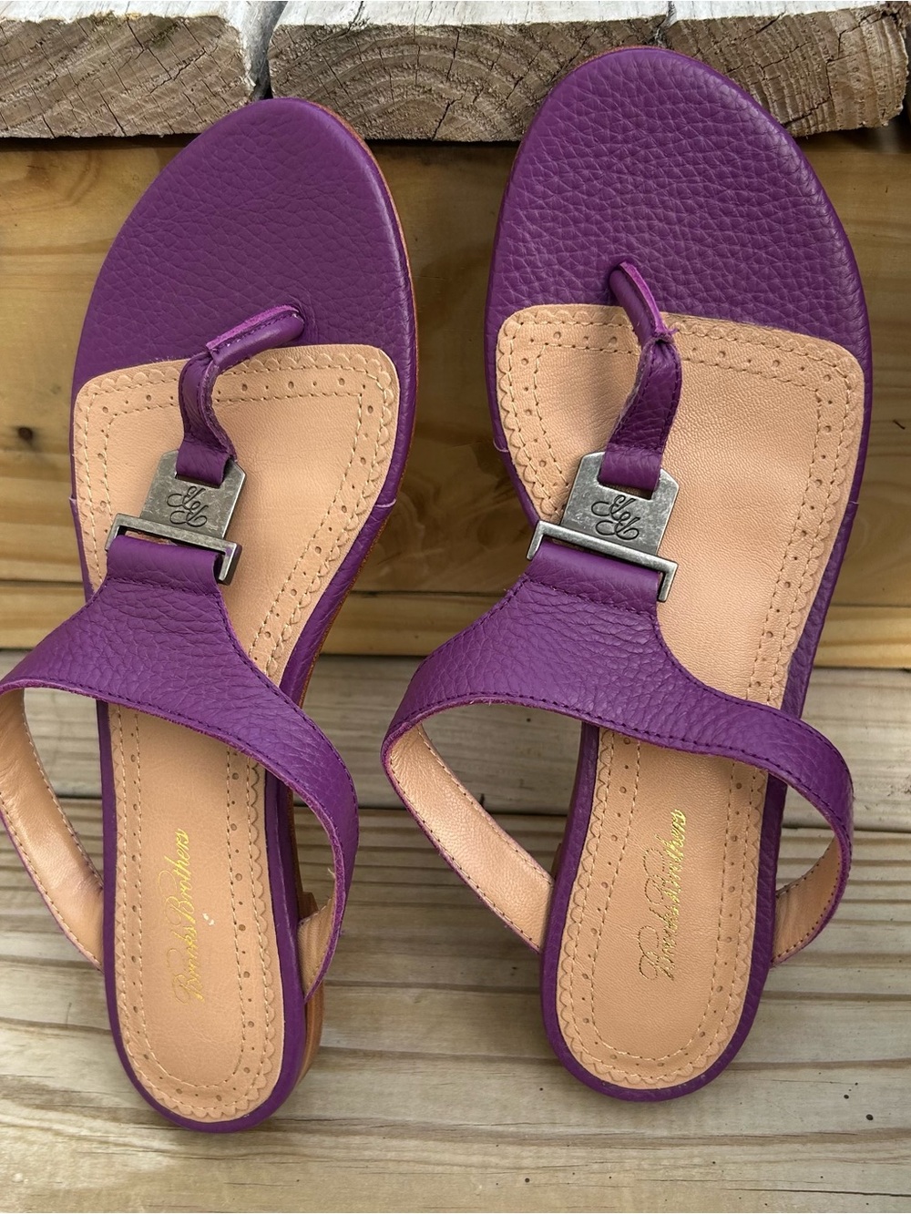 Brooks Brothers Purple Pebbled Leather Thong Sandals Women’s Size 6.5